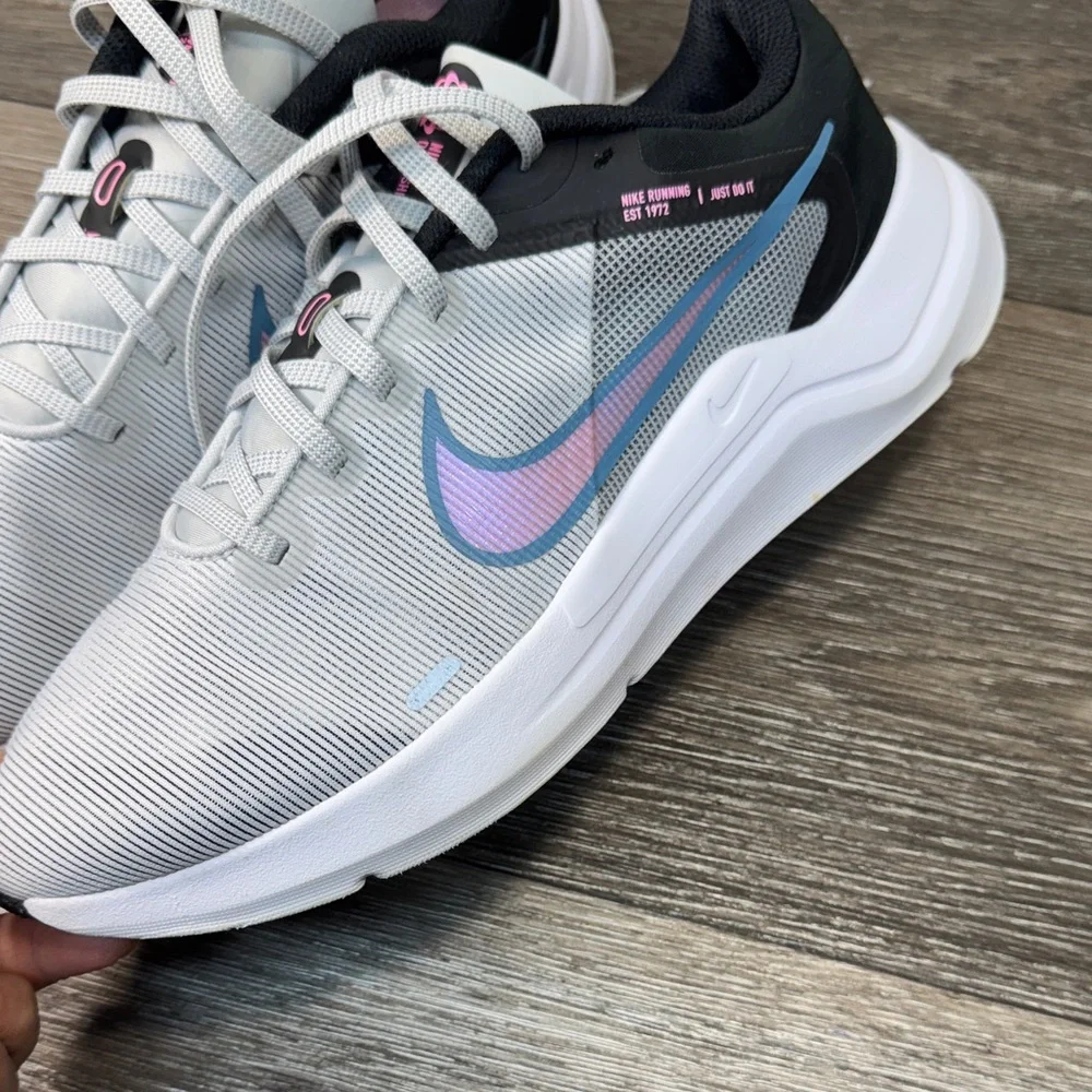 Nike Women's Black, Gray, and Pink Sneakers woman’s size 9.5 (j203)